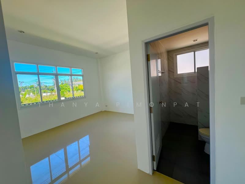 Charming 3-Bedroom Home for Sale in Maenam, Koh Samui, Surat Thani, Mae Nam, Ko Samui, Surat Thani, 3 Bedrooms, 180 sqm, Single Detached House For Sale, by Thanya Pimonpat, 60255371 - DDproperty.com