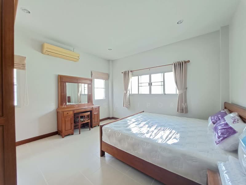 Baan Chalita 1, Chon Buri (Pattaya), Na Kloe, Bang Lamung (Pattaya), Chon Buri (Pattaya), 4 Bedrooms, 280 sqm, Single Detached House For Rent, by Panupan (Bond) Thongpan, 60255741 - DDproperty.com