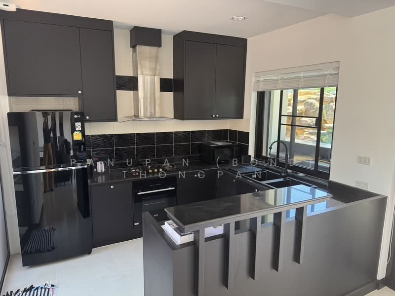 Elegant 4 Bedrooms Pool Villa in Pratamnak, Chon Buri (Pattaya), Nong Pru, Bang Lamung (Pattaya), Chon Buri (Pattaya), 4 Bedrooms, 350 sqm, Single Detached House For Rent, by Panupan (Bond) Thongpan, 60255936 - DDproperty.com