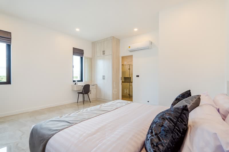 Modern 3 Bedroom Pool Villa for sale with Mountain View, Prachuap Khiri Khan, Thap Tai, Hua Hin, Prachuap Khiri Khan, 3 Bedrooms, 320 sqm, Villa For Rent, by Parkkapol (Smile) Luecha, 60256144 - DDproperty.com