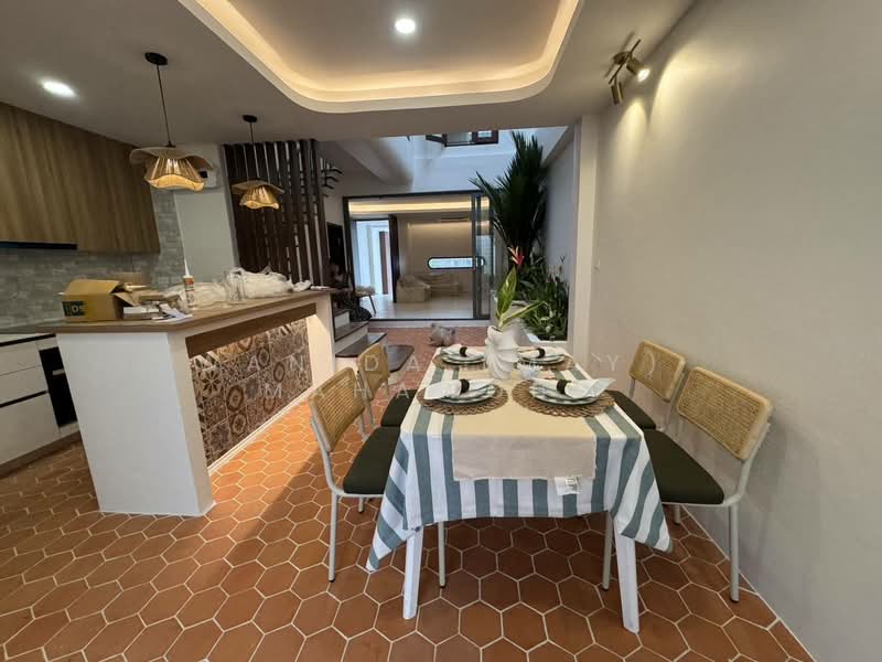 Modern 2 Storey Townhome in Saiyuan Rawai for Sale, Phuket, Rawai, Muang Phuket, Phuket, 2 Bedrooms, 200 sqm, Townhouse For Sale, by Wanida (May) Mahawong, 60256288 - DDproperty.com