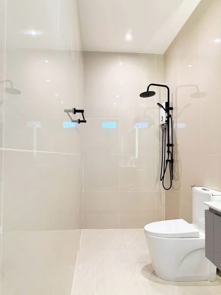 5 Bedrooms Pool Villa for Sale, Chon Buri (Pattaya), Bang Lamung, Bang Lamung (Pattaya), Chon Buri (Pattaya), 5 Bedrooms, 378 sqm, Villa For Rent, by Panupan (Bond) Thongpan, 60256335 - DDproperty.com