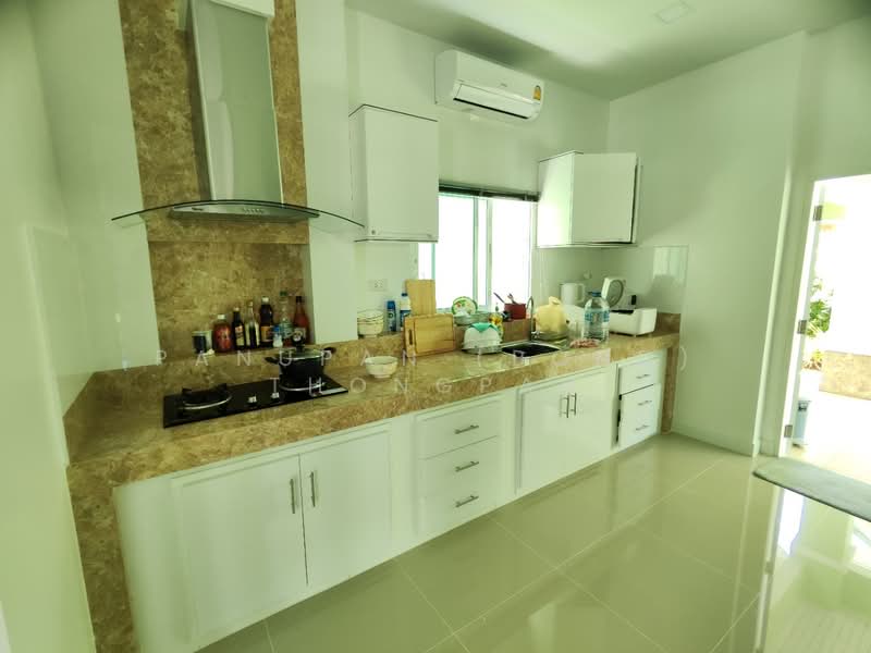 Baan Chalita 2, Chon Buri (Pattaya), Nong Pla Lai Road, Nong Pla Lai, Bang Lamung (Pattaya), Chon Buri (Pattaya), 4 Bedrooms, 260 sqm, Villa For Rent, by Panupan (Bond) Thongpan, 60256383 - DDproperty.com