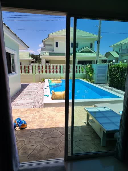 Baan Chalita 2, Chon Buri (Pattaya), Nong Pla Lai Road, Nong Pla Lai, Bang Lamung (Pattaya), Chon Buri (Pattaya), 4 Bedrooms, 260 sqm, Villa For Rent, by Panupan (Bond) Thongpan, 60256383 - DDproperty.com