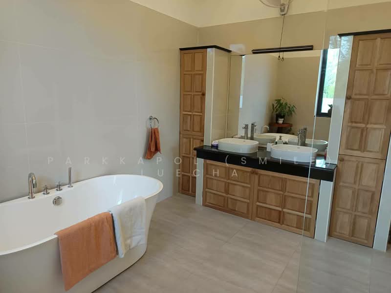 Private Pool Villa Surrounded by Lush Nature on 4 Rai, Prachuap Khiri Khan, Wang-Pong, Pran Buri, Prachuap Khiri Khan, 3 Bedrooms, 472 sqm, Villa For Sale, by Parkkapol (Smile) Luecha, 60256427 - DDproperty.com