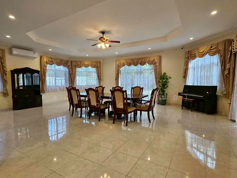 Newly Renovated Luxury Spanish Villa Pong Pattaya, Chon Buri (Pattaya), Poong, Bang Lamung (Pattaya), Chon Buri (Pattaya), 5 Bedrooms, 1,200 sqm, Villa For Rent, by Panupan (Bond) Thongpan, 60256470 - DDproperty.com