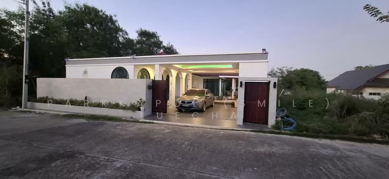 3 Bedrooms 3 Bathrooms Home in Prime Location Hua Hin 112, Prachuap Khiri Khan, Thap Tai, Hua Hin, Prachuap Khiri Khan, 3 Bedrooms, 290 sqm, Single Detached House For Sale, by Parkkapol (Smile) Luecha, 60256482 - DDproperty.com