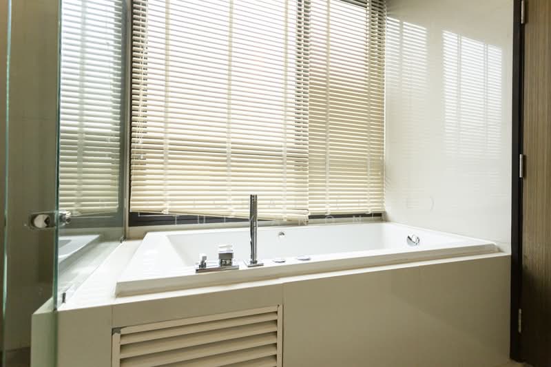 Rhythm Sukhumvit 44/1, Bangkok, Sukhumvit Road, Phra Kanong, Khlong Toei, Bangkok, 2 Bedrooms, 69 sqm, Condo For Rent, by Sittichai (Ice) Tulyanon, 60256525 - DDproperty.com