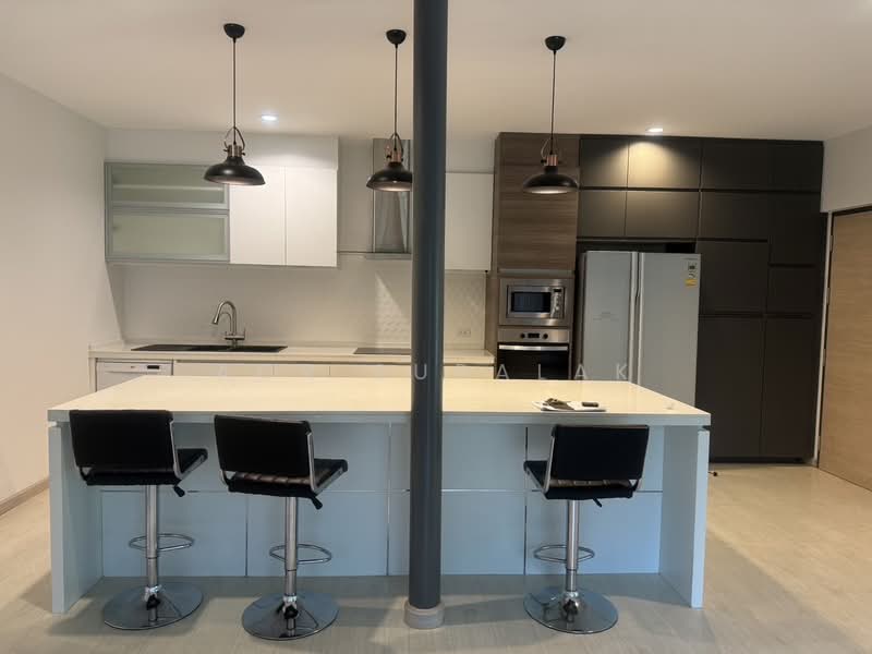 Detached 4 bedroom House with large garden and pool for rent, Bangkok, Khlong Tan Nua, Watthana, Bangkok, 4 Bedrooms, 400 sqm, Single Detached House For Rent, by Sittichai (Ice) Tulyanon, 60256756 - DDproperty.com