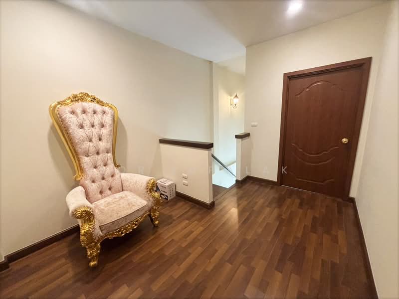 For Sale - Venice Di Iris Watcharapon, Bangkok