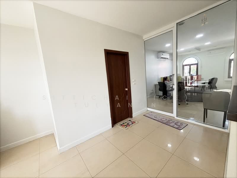 For Sale - Venice Di Iris Watcharapon, Bangkok