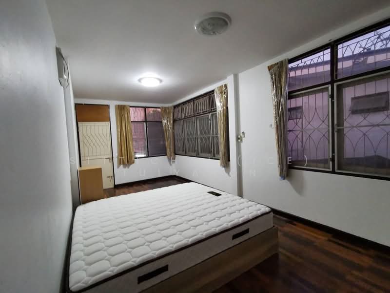 60 SQW. House for Rent near MRT Cultural Center, Bangkok, Huai Khwang, Huai Khwang, Bangkok, 2 Bedrooms, 240 sqm, Single Detached House For Rent, by Sittichai (Ice) Tulyanon, 60257137 - DDproperty.com