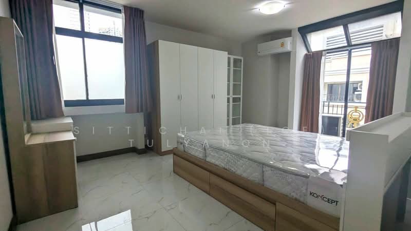 Pipat Place, Bangkok, 37 Soi Sathon 6, Silom, Bang Rak, Bangkok, 2 Bedrooms, 120 sqm, Condo For Rent, by Sittichai (Ice) Tulyanon, 60257342 - DDproperty.com