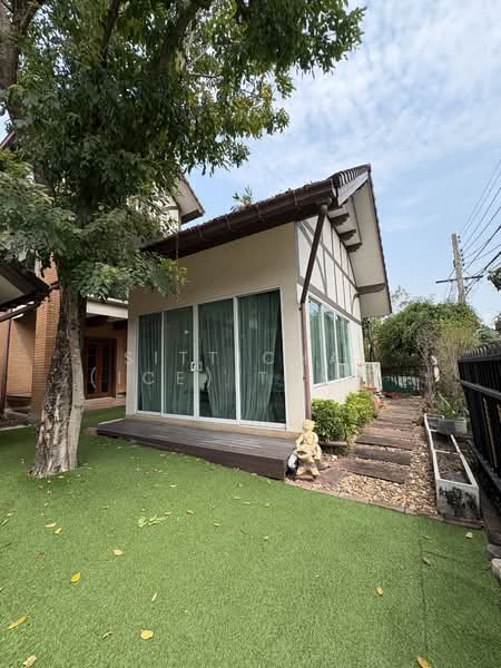 Laddarom Ekkamai-Ramintra, Bangkok, Kaset-Nawamin Road, Nuan Chan, Bueng Kum, Bangkok, 5 Bedrooms, 350 sqm, Single Detached House For Sale, by Sittichai (Ice) Tulyanon, 60257349 - DDproperty.com