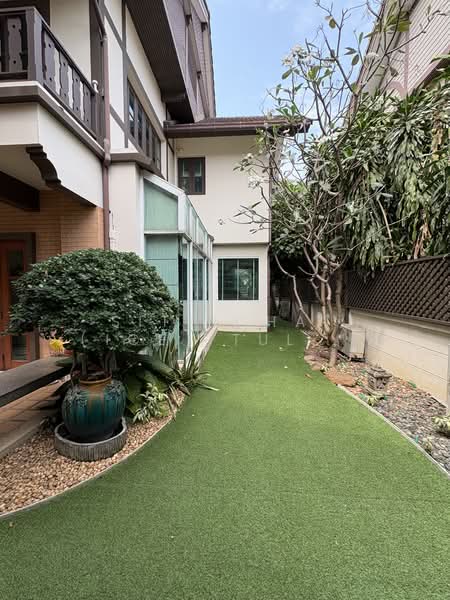 Laddarom Ekkamai-Ramintra, Bangkok, Kaset-Nawamin Road, Nuan Chan, Bueng Kum, Bangkok, 5 Bedrooms, 350 sqm, Single Detached House For Sale, by Sittichai (Ice) Tulyanon, 60257349 - DDproperty.com