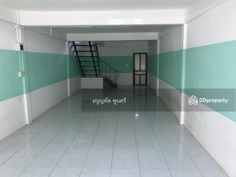 ห้องโถงชั้นล่าง