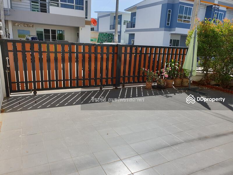 ชนรดา2 มิตรภาพ-บ้านจั่น หลังมุม 32 ตร.วา, อุดรธานี, Unnamed Road, บ้านจั่น, เมืองอุดรธานี, อุดรธานี, 171 ตร.ม., ทาวน์เฮ้าส์ ขาย, โดย ธีระชัย อ., 6537457 - ต่อเติมประตูใหม่ สวยงามแข็งแรง เปิดได้กว้าง จอดรถได้ 2 คัน - DDproperty.com