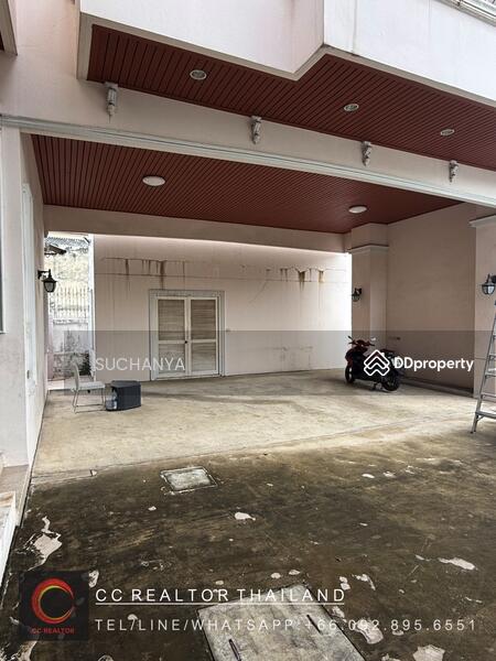 ให้เช่า - House For Rent Golden Place Pradit Manutham Open Show Room | Spa | Beauty Clinic | Physical Clinic, กรุงเทพ