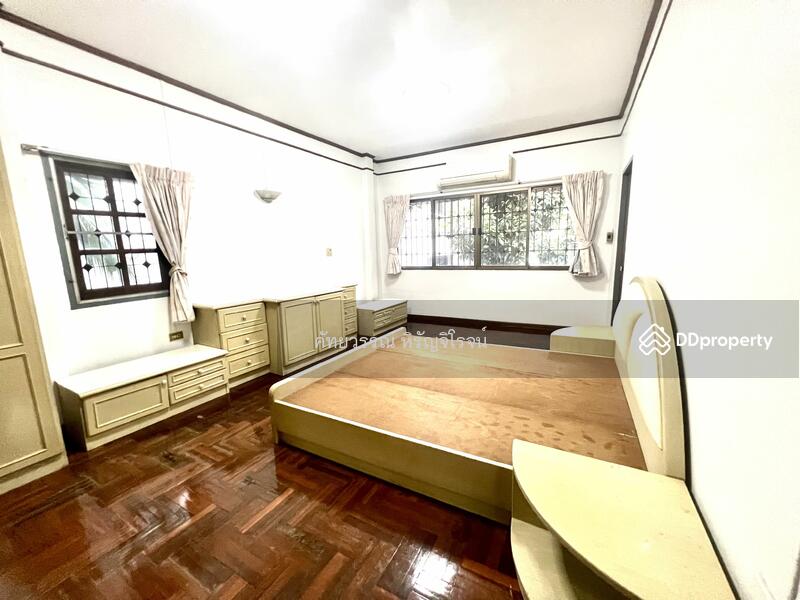 For Rent - House for rent , Preedee 41 , Sukhumvit 71 , 4 beds 2 baths , Living , pet welcome ,Rent 28,000 B/m, Bangkok