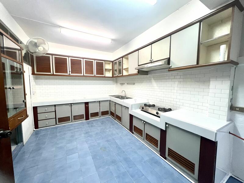 House for rent , Preedee 41 , Sukhumvit 71 , 4 beds 2 baths , Living , pet welcome ,Rent 62,000 B/m, Bangkok, สุขุมวิท 71, Phra Kanong Nua, Watthana, Bangkok, 4 Bedrooms, 240 sqm, Townhouse For Rent, by คัทยวรรณ หิรัญจิโรจน์, 6560788 - DDproperty.com