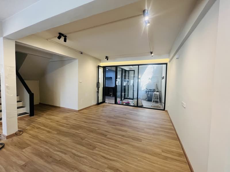 House for rent , Preedee 41 , Sukhumvit 71 , 4 beds 2 baths , Living , pet welcome ,Rent 62,000 B/m, Bangkok, สุขุมวิท 71, Phra Kanong Nua, Watthana, Bangkok, 4 Bedrooms, 240 sqm, Townhouse For Rent, by คัทยวรรณ หิรัญจิโรจน์, 6560788 - DDproperty.com