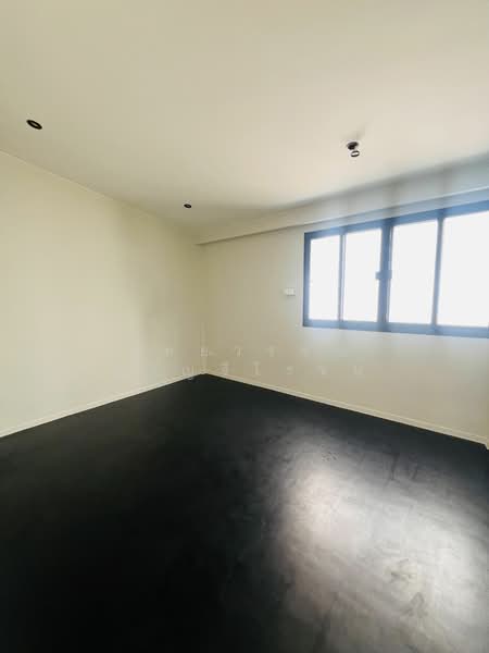 House for rent , Preedee 41 , Sukhumvit 71 , 4 beds 2 baths , Living , pet welcome ,Rent 62,000 B/m, Bangkok, สุขุมวิท 71, Phra Kanong Nua, Watthana, Bangkok, 4 Bedrooms, 240 sqm, Townhouse For Rent, by คัทยวรรณ หิรัญจิโรจน์, 6560788 - DDproperty.com