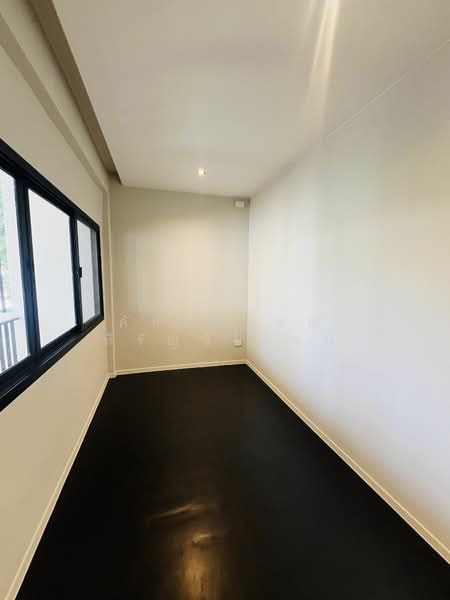 House for rent , Preedee 41 , Sukhumvit 71 , 4 beds 2 baths , Living , pet welcome ,Rent 62,000 B/m, Bangkok, สุขุมวิท 71, Phra Kanong Nua, Watthana, Bangkok, 4 Bedrooms, 240 sqm, Townhouse For Rent, by คัทยวรรณ หิรัญจิโรจน์, 6560788 - DDproperty.com