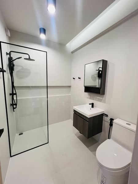 House for rent , Preedee 41 , Sukhumvit 71 , 4 beds 2 baths , Living , pet welcome ,Rent 62,000 B/m, Bangkok, สุขุมวิท 71, Phra Kanong Nua, Watthana, Bangkok, 4 Bedrooms, 240 sqm, Townhouse For Rent, by คัทยวรรณ หิรัญจิโรจน์, 6560788 - DDproperty.com