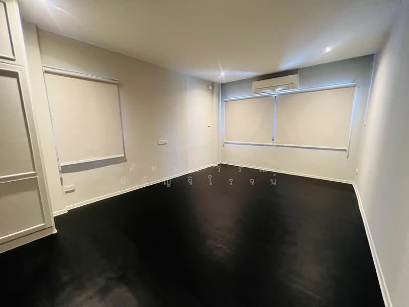 House for rent , Preedee 41 , Sukhumvit 71 , 4 beds 2 baths , Living , pet welcome ,Rent 62,000 B/m, Bangkok, สุขุมวิท 71, Phra Kanong Nua, Watthana, Bangkok, 4 Bedrooms, 240 sqm, Townhouse For Rent, by คัทยวรรณ หิรัญจิโรจน์, 6560788 - DDproperty.com