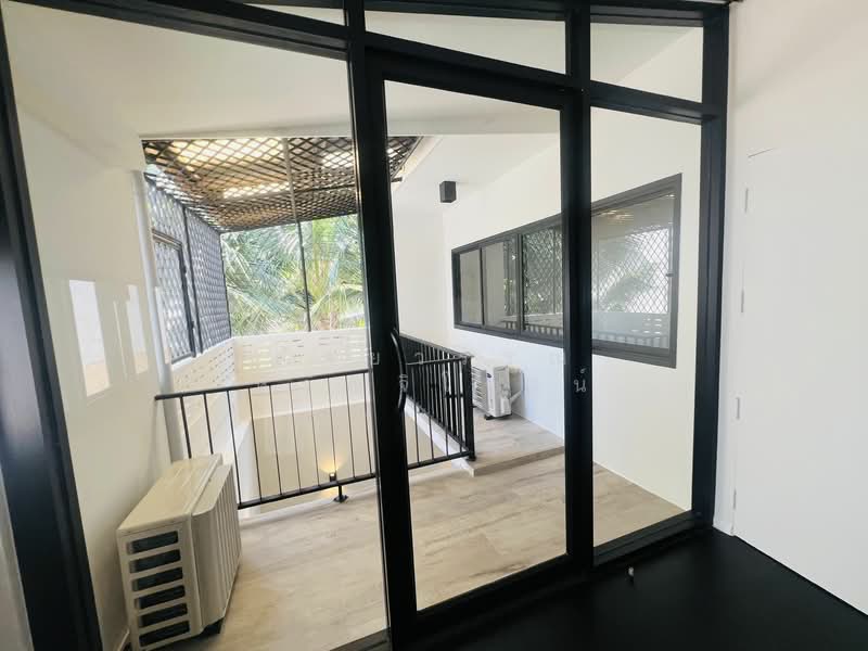 House for rent , Preedee 41 , Sukhumvit 71 , 4 beds 2 baths , Living , pet welcome ,Rent 62,000 B/m, Bangkok, สุขุมวิท 71, Phra Kanong Nua, Watthana, Bangkok, 4 Bedrooms, 240 sqm, Townhouse For Rent, by คัทยวรรณ หิรัญจิโรจน์, 6560788 - DDproperty.com