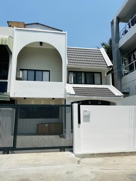 ให้เช่า บ้าน ปรีดี41 สุขุมวิท71, 4นอน 2น้ำ เหมาะ อยู่อาศัย เลี้ยงสัตว์ได้ เช่า 62,000 บาท/เดือน, กรุงเทพ, สุขุมวิท 71, พระโขนงเหนือ, วัฒนา, กรุงเทพ, 240 ตร.ม., ทาวน์เฮ้าส์ ให้เช่า, โดย คัทยวรรณ หิรัญจิโรจน์, 6560788 - DDproperty.com