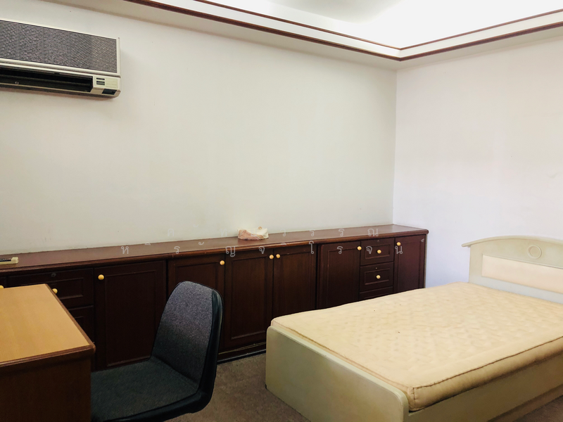 House for rent , Preedee 41 , Sukhumvit 71 , 4 beds 2 baths , Living , pet welcome ,Rent 62,000 B/m, Bangkok, สุขุมวิท 71, Phra Kanong Nua, Watthana, Bangkok, 4 Bedrooms, 240 sqm, Townhouse For Rent, by คัทยวรรณ หิรัญจิโรจน์, 6560788 - DDproperty.com