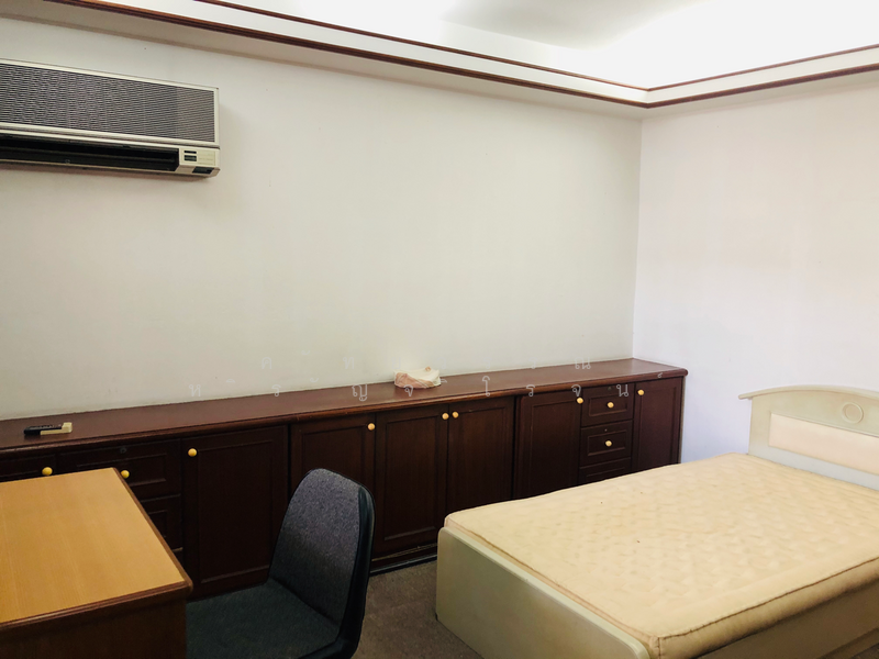 House for rent , Preedee 41 , Sukhumvit 71 , 4 beds 2 baths , Living , pet welcome ,Rent 62,000 B/m, Bangkok, สุขุมวิท 71, Phra Kanong Nua, Watthana, Bangkok, 4 Bedrooms, 240 sqm, Townhouse For Rent, by คัทยวรรณ หิรัญจิโรจน์, 6560788 - DDproperty.com