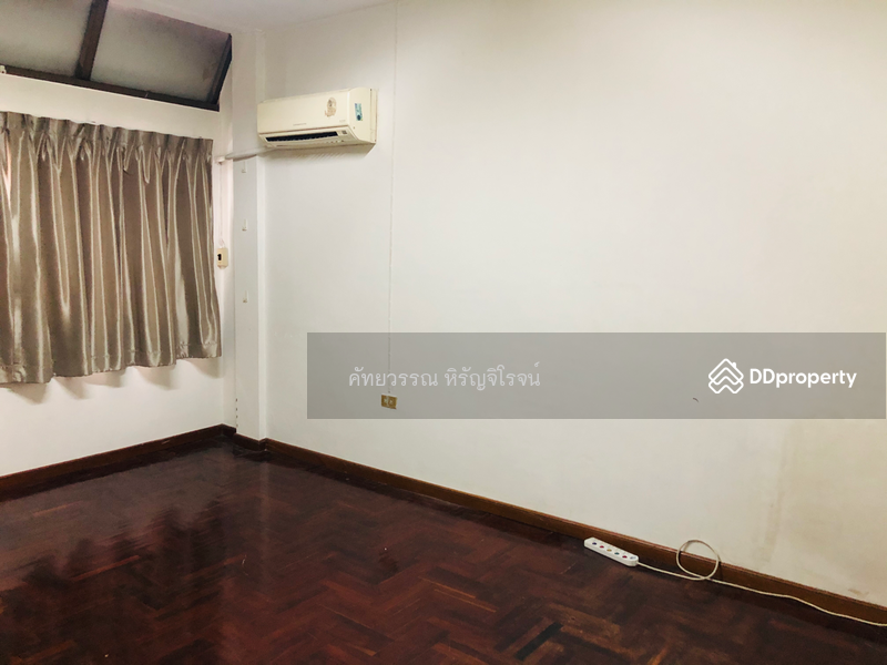 For Rent - House for rent , Preedee 41 , Sukhumvit 71 , 4 beds 2 baths , Living , pet welcome ,Rent 28,000 B/m, Bangkok
