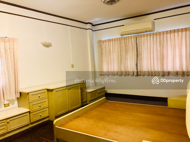 For Rent - House for rent , Preedee 41 , Sukhumvit 71 , 4 beds 2 baths , Living , pet welcome ,Rent 28,000 B/m, Bangkok