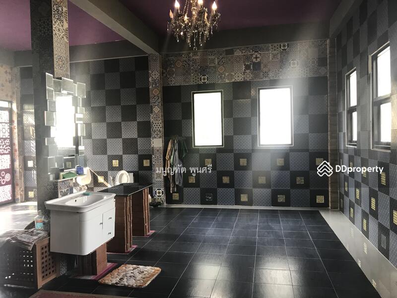 ห้องน้ำสุดหรู ตกแต่งสวยงามในบ้านหลังใหญ่