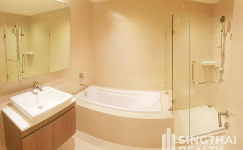 Vtara Sukhumvit 36, Bangkok, 118 Soi Saen Sabai, Phra Kanong, Khlong Toei, Bangkok, 2 Bedrooms, 52 sqm, Condo For Rent, by PROPERTYSIGHTS REAL ESTATE, 6751926 - DDproperty.com