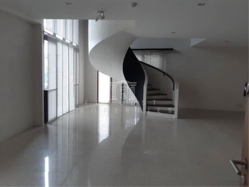Baan Lux Sathon : บ้าน ลักซ์-สาทร, กรุงเทพ, ซอยเมฆสวัสดิ์, ช่องนนทรี, ยานนาวา, กรุงเทพ, 370 ตร.ม., คอนโด ขาย, โดย Forbest Properties, 6790185 - DDproperty.com