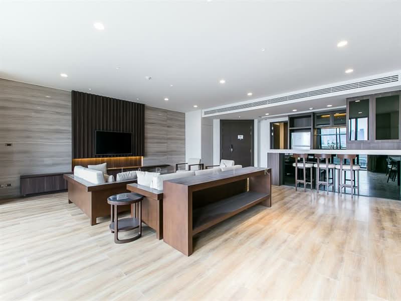 Park Court Sukhumvit 77, Bangkok, T77 Sukhumvit 77, Phra Kanong Nua, Watthana, Bangkok, 3 Bedrooms, 288 sqm, Condo For Sale, by Jarunat K, 6869167 - DDproperty.com