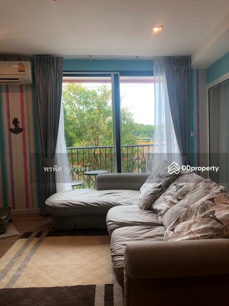 Living room with garden view