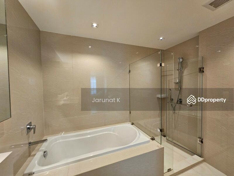 Vtara Sukhumvit 36, Bangkok, 118 Soi Saen Sabai, Phra Kanong, Khlong Toei, Bangkok, 2 Bedrooms, 65 sqm, Condo For Rent, by Jarunat K, 6929123 - DDproperty.com