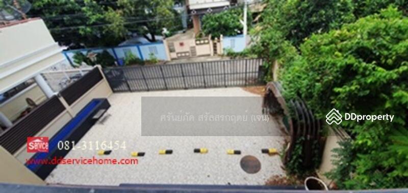 For Rent - ให้เช่า บ้านเดี่ยว 3 ชั้น 64 ตรว. ถนนลาดพร้าว ซ. 15, Bangkok