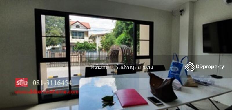 For Rent - ให้เช่า บ้านเดี่ยว 3 ชั้น 64 ตรว. ถนนลาดพร้าว ซ. 15, Bangkok