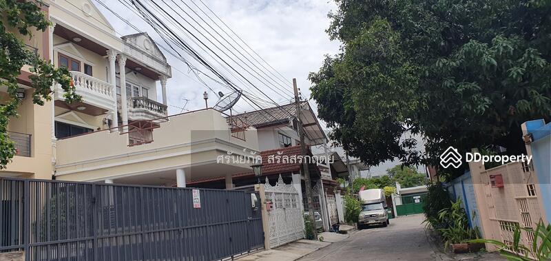 For Rent - ให้เช่า บ้านเดี่ยว 3 ชั้น 64 ตรว. ถนนลาดพร้าว ซ. 15, Bangkok