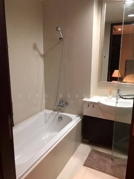 The Oleander, Bangkok, 44 Soi Sukhumvit 11, Khlongtoei Nua, Watthana, Bangkok, 2 Bedrooms, 125 sqm, Condo For Rent, by Hero Realtor Co., Ltd., 7358563 - DDproperty.com