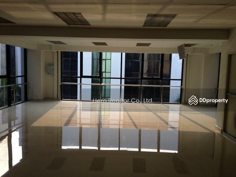 ให้เช่า - For Rent Office Space Lat Phrao Road Bang Kapi BRE11107, กรุงเทพ