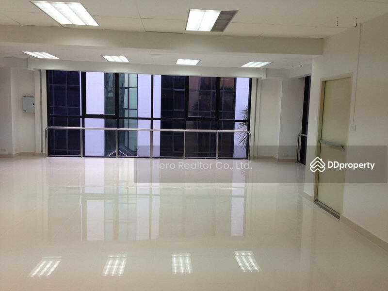 ให้เช่า - For Rent Office Space Lat Phrao Road Bang Kapi BRE11107, กรุงเทพ