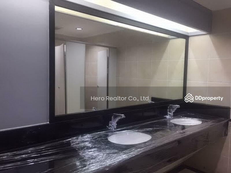 ให้เช่า - For Rent Office Space Sukhumvit 21 BTS Asok MRT Sukhumvit Watthana BRE4484, กรุงเทพ