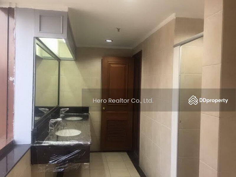 ให้เช่า - For Rent Office Space Sukhumvit 21 BTS Asok MRT Sukhumvit Watthana BRE4484, กรุงเทพ