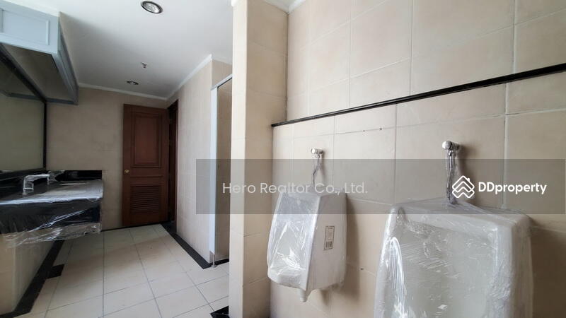 ให้เช่า - For Rent Office Space Sukhumvit 21 BTS Asok MRT Sukhumvit Watthana BRE4484, กรุงเทพ